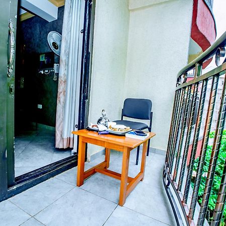 Harts Motel カンパラ エクステリア 写真