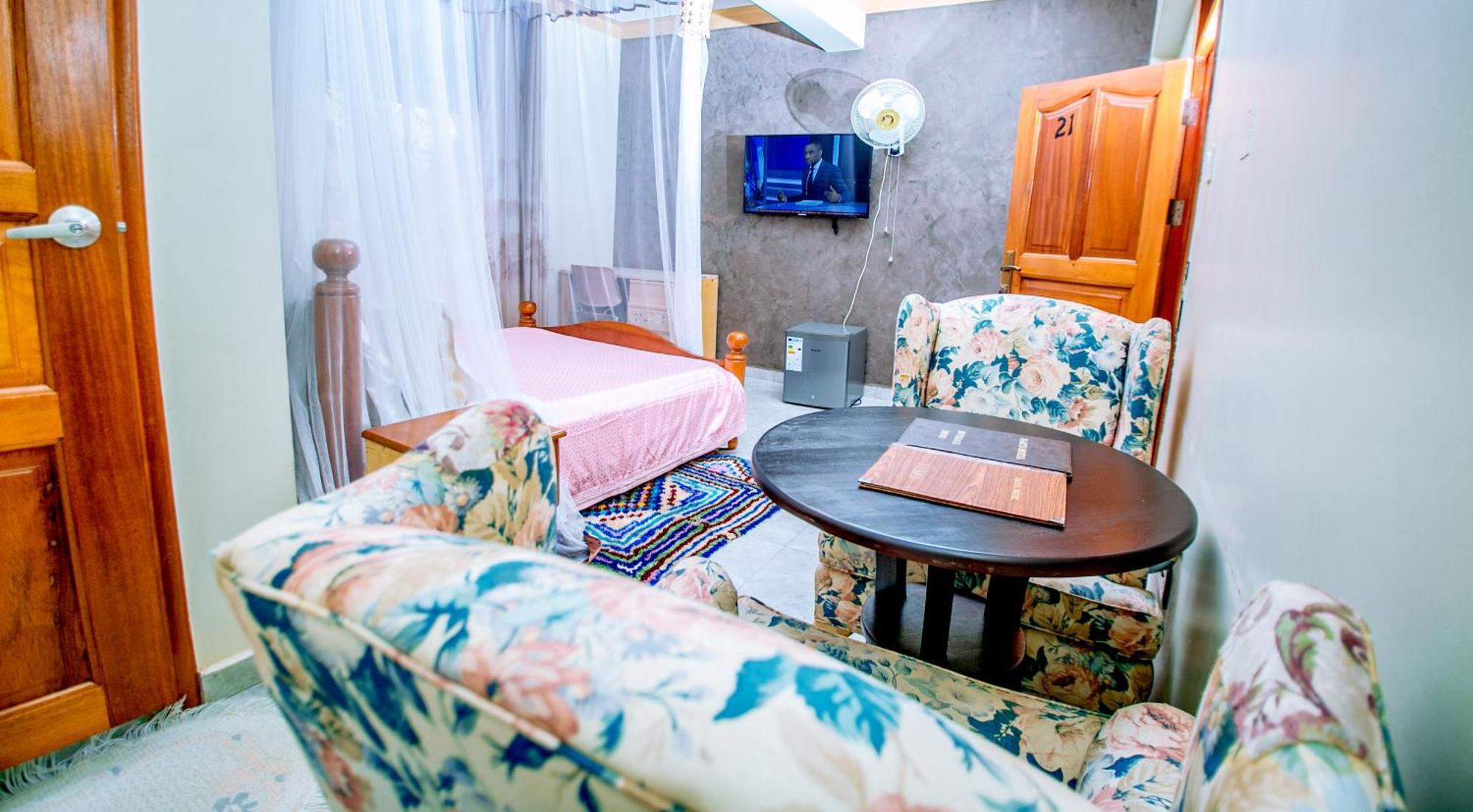 Harts Motel カンパラ エクステリア 写真